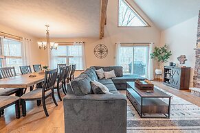 NEW Large Group Summer Getaway W/hot Tub + Game Room!