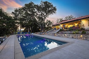 Rancho Robles by Avantstay Vineyard Villa w/ Views, Pool & Privacy
