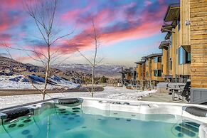 The Ridge at Canyons Village by Avantstay Stunning Ski In/out Condo w/