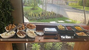 Flats Mana Beach Experience - Muro alto