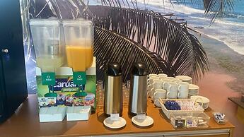 Flats Mana Beach Experience - Muro alto