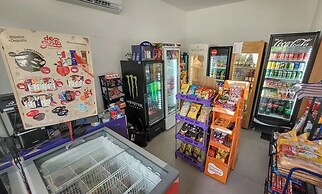 Flats Mana Beach Experience - Muro alto