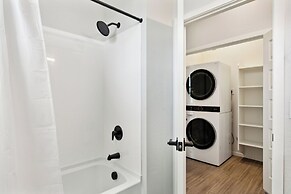 Luminous Sunrise Home with Pool and BBQ