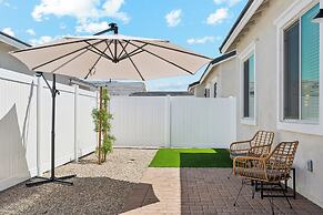 Luminous Sunrise Home with Pool and BBQ