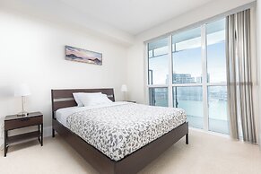 World Wide Stays Suite - CN Tower