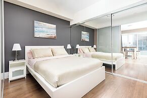 World Wide Stays Suite - CN Tower