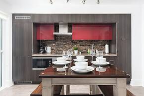 World Wide Stays Suite - CN Tower