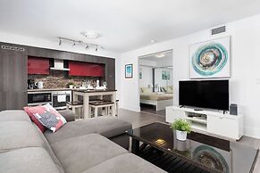 World Wide Stays Suite - CN Tower