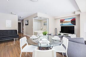 World Wide Stays Suite - CN Tower