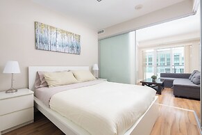 World Wide Stays Suite - CN Tower