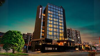 Essentia Premier Hotel Pune