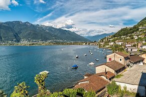Garden on the Lake 1