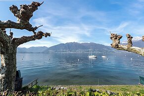 Garden on the Lake 1