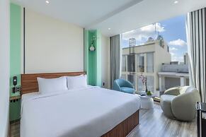 V'Luna Hotel - Managed by THM