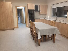 Immaculate 2-bed Cottage in Tuam
