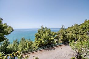 Beautiful Terrace On The Gulf Of Acciarol