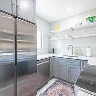 Sunset Bliss - Stylish 1B Retreat in Ft Lauderdale