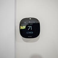 Spacious 1b-1b Retreat in Fort Lauderdale