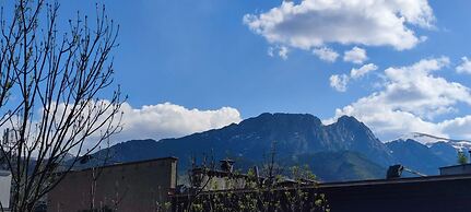 Guest Rooms and Family Apartments