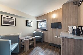 Guest Rooms and Family Apartments