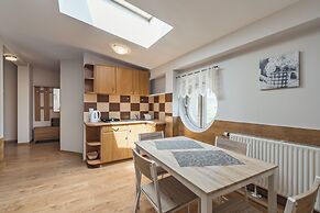 Guest Rooms and Family Apartments