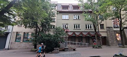 Guest Rooms and Family Apartments