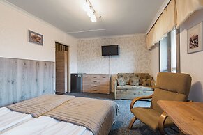 Guest Rooms and Family Apartments