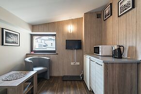 Guest Rooms and Family Apartments