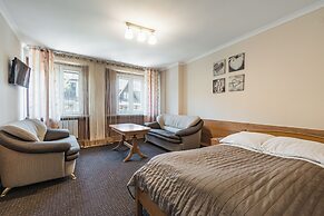 Guest Rooms and Family Apartments