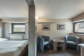 Guest Rooms and Family Apartments