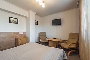 Guest Rooms and Family Apartments