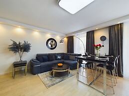 Apartment With Parking by Renters