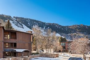 803 E. Durant Le Clairvaux #5 3 Bedroom Condo by RedAwning