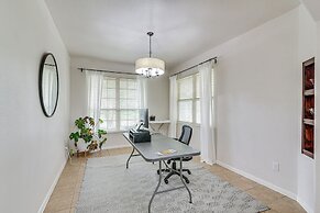 Modern Houston Home w/ Patio: 12 Mi to Downtown!