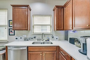 Modern Houston Home w/ Patio: 12 Mi to Downtown!