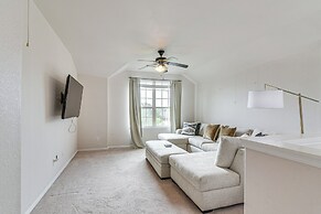 Modern Houston Home w/ Patio: 12 Mi to Downtown!