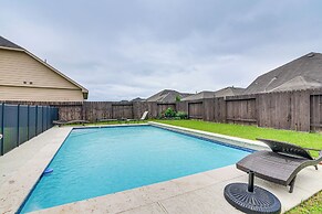 Modern Houston Home w/ Patio: 12 Mi to Downtown!