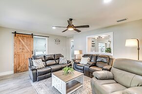 Tampa Home w/ Covered Patio: 8 Mi to Downtown!