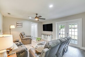 Tampa Home w/ Covered Patio: 8 Mi to Downtown!