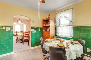 Ideally Located Villas Home: 2 Mi to Beaches!