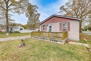 Ideally Located Villas Home: 2 Mi to Beaches!