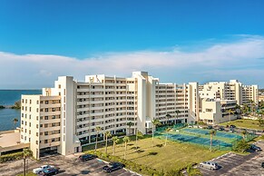 Upscale Gulf Front Hudson Condo w/ Pool