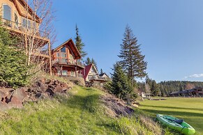 Lakefront Coeur D'alene Home w/ Deck + Shared Dock