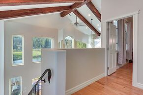 Lakefront Coeur D'alene Home w/ Deck + Shared Dock