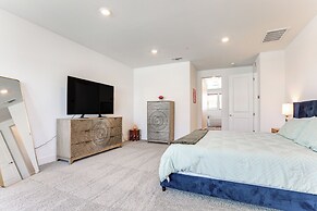 Spacious Roseville Home w/ Patio - Near Golf!