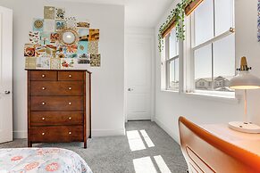 Spacious Roseville Home w/ Patio - Near Golf!