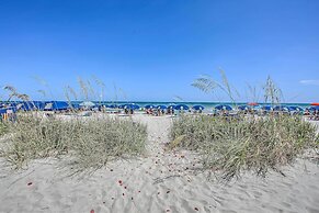 Walk to Beach: North Myrtle Beach Resort Apt!