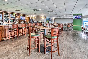 Walk to Beach: North Myrtle Beach Resort Apt!