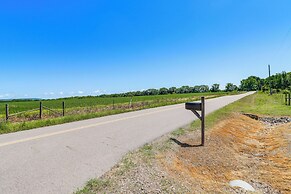 Quiet Atkins Home w/ Porch - Near Arkansas River!