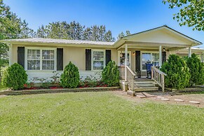 Quiet Atkins Home w/ Porch - Near Arkansas River!